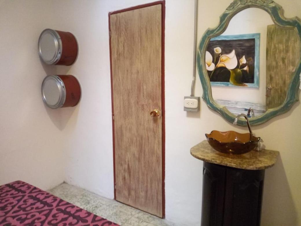 Hostal Macondo Inn Carmen de Viboral エクステリア 写真